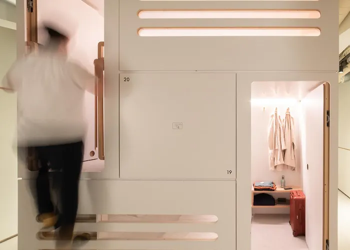 Soom I Capsule Hotel a capsule